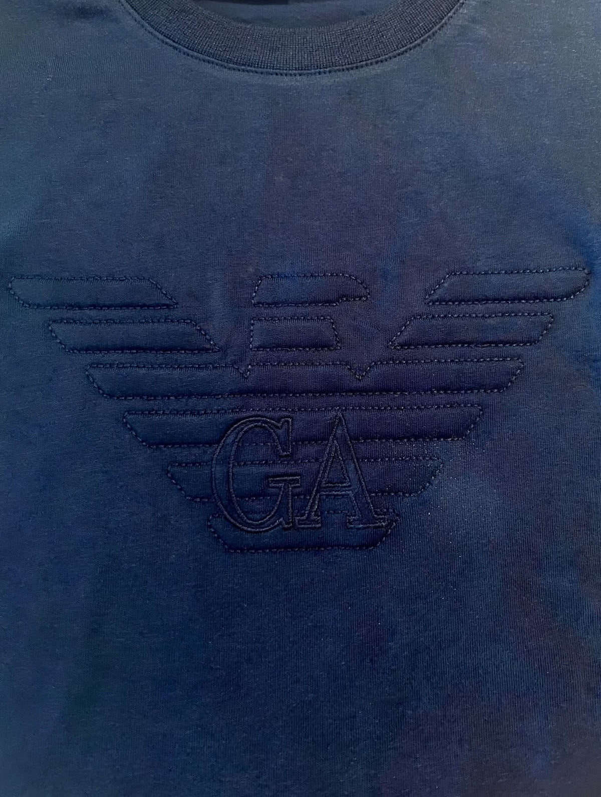T-Shirt Emporio Armani Uomo Navy Blu con Aquila Embossed GA in Rilievo