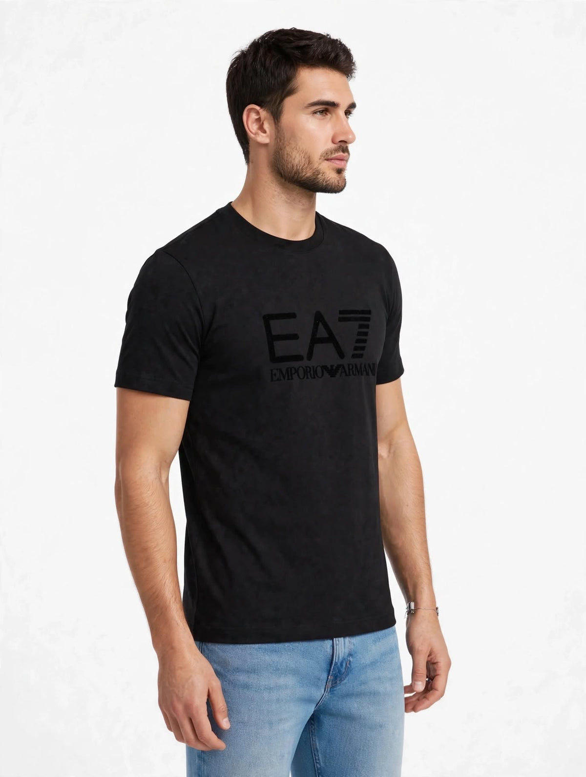 T-Shirt EA7 Emporio Armani Uomo Nera con Maxi Logo Velluto