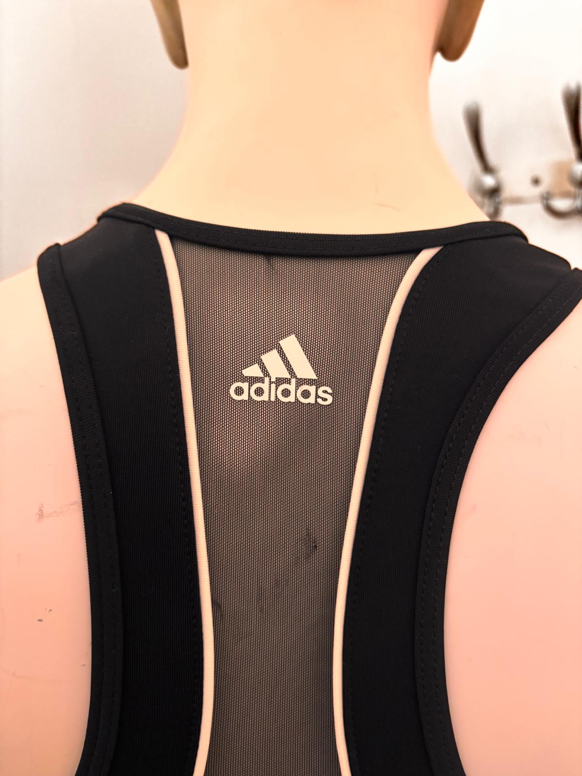 Top Adidas nero e grigio